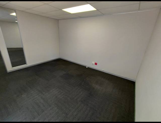 260M² OFFICE TO LET IN FOURWAYS